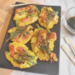 Cách làm bánh trứng chiên hải sản