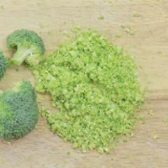 Cách làm bánh trứng khoai tây chấm sốt bông cải xanh