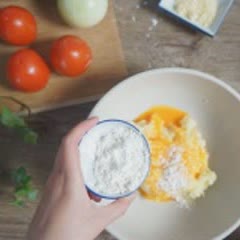 Cách làm khoai tây xoắn ốc sốt cà chua