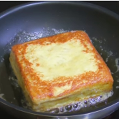 Cách làm Monte Cristo Sandwich kẹp thịt nguội và phô mai