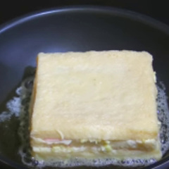 Cách làm Monte Cristo Sandwich kẹp thịt nguội và phô mai