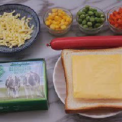 Cách làm Pizza Bánh Mì Nướng cấp tốc cho ngày mới năng động
