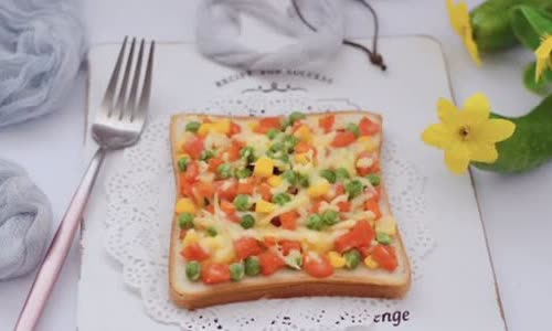 Cách làm Pizza Bánh Mì Nướng cấp tốc cho ngày mới năng động