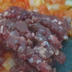 Cách Làm Pizza Bò Bằm Cà Chua Đơn Giản Tại Nhà