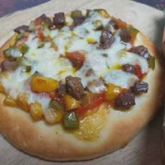 Cách Làm Pizza Bò Lúc Lắc Đơn Giản Hấp Dẫn Bé Yêu