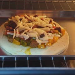 Cách Làm Pizza Bò Lúc Lắc Đơn Giản Hấp Dẫn Bé Yêu