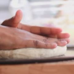 Cách làm Pizza phô mai cho bữa sáng đơn giản tại nhà