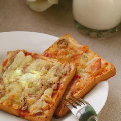 Cách Làm Pizza Từ Bánh Mì Sandwich Thơm Ngon Ở Nhà