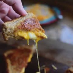 Cách làm Sandwich Kẹp Phô Mai béo ngậy với lớp vỏ giòn