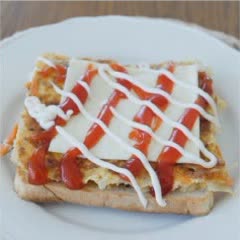 Cách làm sandwich kẹp trứng chiên rau củ