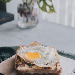 Cách làm Sandwich thịt nguội và phô mai nướng giòn - Croque Monsieur