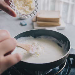 Cách làm Sandwich thịt nguội và phô mai nướng giòn - Croque Monsieur
