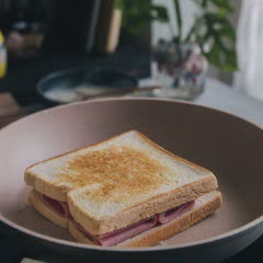 Cách làm Sandwich thịt nguội và phô mai nướng giòn - Croque Monsieur