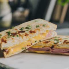 Cách làm Sandwich thịt nguội và phô mai nướng giòn - Croque Monsieur
