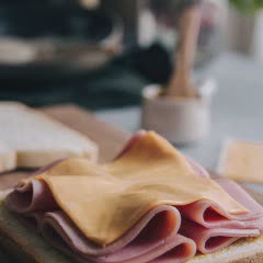Cách làm Sandwich thịt nguội và phô mai nướng giòn - Croque Monsieur