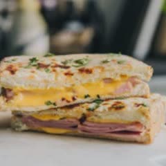 Cách làm Sandwich thịt nguội và phô mai nướng giòn - Croque Monsieur