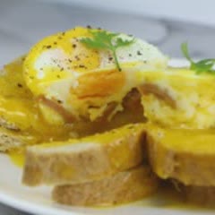 Cách làm Sandwich trứng nướng và sốt Hollandaise