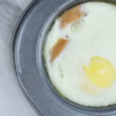 Cách làm Sandwich trứng nướng và sốt Hollandaise
