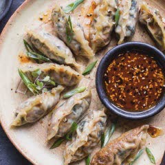 Cách làm Sủi cảo nhân rau củ