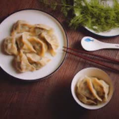 Cách làm Sủi Cảo Trung Quốc nhân thịt băm với thì là