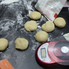 Cách làm bánh trung thu nhân thập cẩm trứng muối