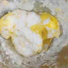Cách làm bánh bao bí đỏ hình cua