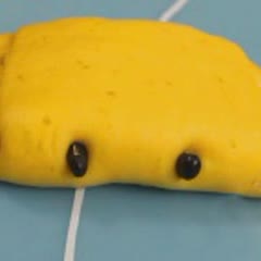 Cách làm bánh bao bí đỏ hình cua