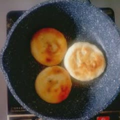Cách làm Bánh Bao Chiên Nhân Đậu Đỏ đơn giản, cho bữa sáng