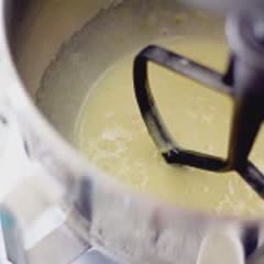 Cách làm Bánh bông lan chanh mật ong cuộn