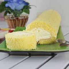 Cách làm bánh bông lan cuộn kem tươi