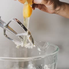 Cách làm Bánh bông lan hạnh nhân