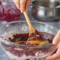 Cách làm Bánh Brownie Socola Củ Dền độc lạ ngày Valentine 