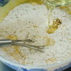 Cách làm Bánh Cam Sữa ngon miệng chiêu đãi cả nhà cuối tuần