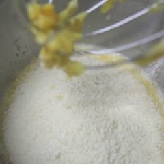 Cách Làm Bánh Cam Vị Hạnh Nhân Thơm Ngon Đơn Giản
