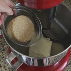Cách làm bánh chocolate trộn bơ đường
