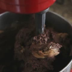 Cách làm bánh chocolate trộn bơ đường