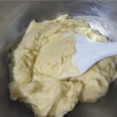 Cách làm bánh chuối bơ trứng