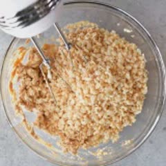 Cách làm Bánh cốm bơ đậu phộng phủ chocolate