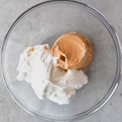 Cách làm Bánh cốm bơ đậu phộng phủ chocolate