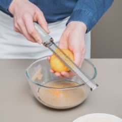 Cách làm bánh cookie bơ mè vỏ cam