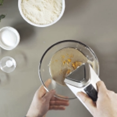 Cách làm bánh cookie bơ mè vỏ cam