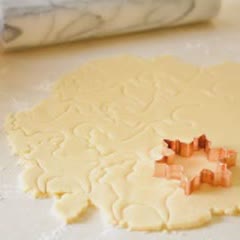 Cách làm Bánh cookie đường Giáng Sinh đơn giản
