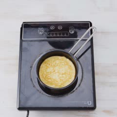 Cách làm bánh crepe kem dâu tây