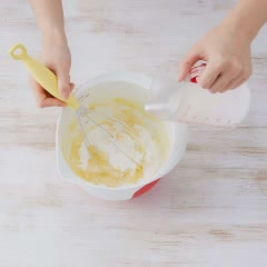 Cách làm bánh crepe kem dâu tây
