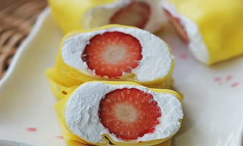 Cách làm bánh crepe kem dâu tươi