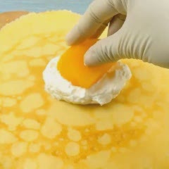 Cách làm Bánh Crepe Nhân Kem Xoài thơm ngon như ngoài tiệm