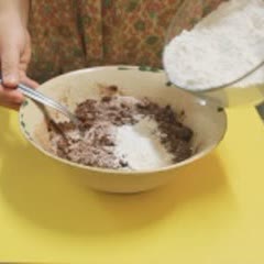 Cách Làm Bánh Cupcake Chocolate Nhân Phô Mai Ngon
