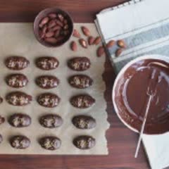 Cách làm Bánh dừa hạnh nhân phủ chocolate
