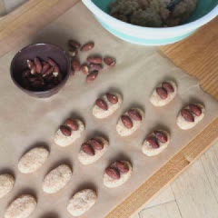 Cách làm Bánh dừa hạnh nhân phủ chocolate