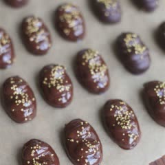 Cách làm Bánh dừa hạnh nhân phủ chocolate